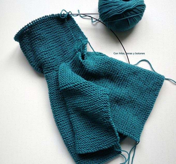 Con hilos, lanas y botones: Jersey con capucha para bebé (patrón gratis)