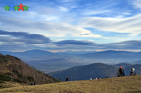 Popularne i chętnie odwiedzane szczyty Beskidu Śląskiego, czyli Klimczok i Szyndzielnia zestawione w jedną widokową pętlę.