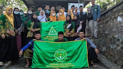 PAC IPNU IPPNU Pogalan Lakukan Napak Tilas Dan Tahun Baru Islam PAC IPNU IPPNU Pogalan Lakukan Napak Tilas Dan Tahun Baru Islam