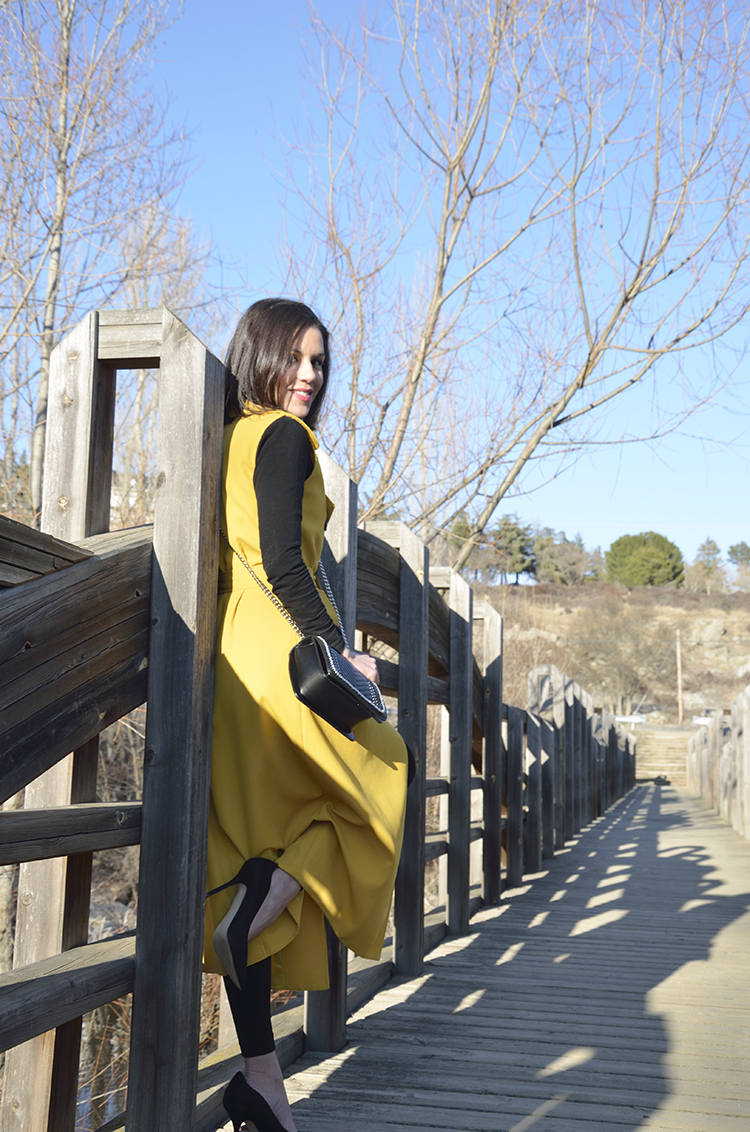 Trends Gallery Blog: MAXI CHALECO AMARILLO