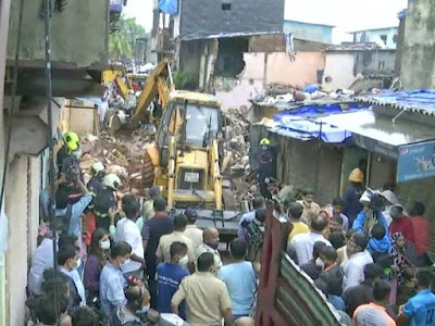 मालवानी इलाके में 4 मंजिला इमारत गिरने से 11 की मौत, मालवानी इलाके में 4 मंजिला इमारत गिरने से 11 की मौत,