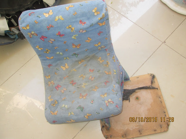 IMG 0022 - מיני ספה לילדים שנמצאה בפינת רחוב