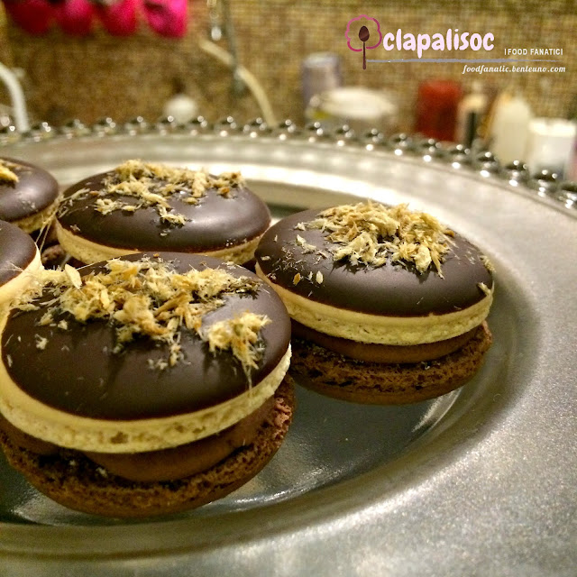 Champorado Macaron