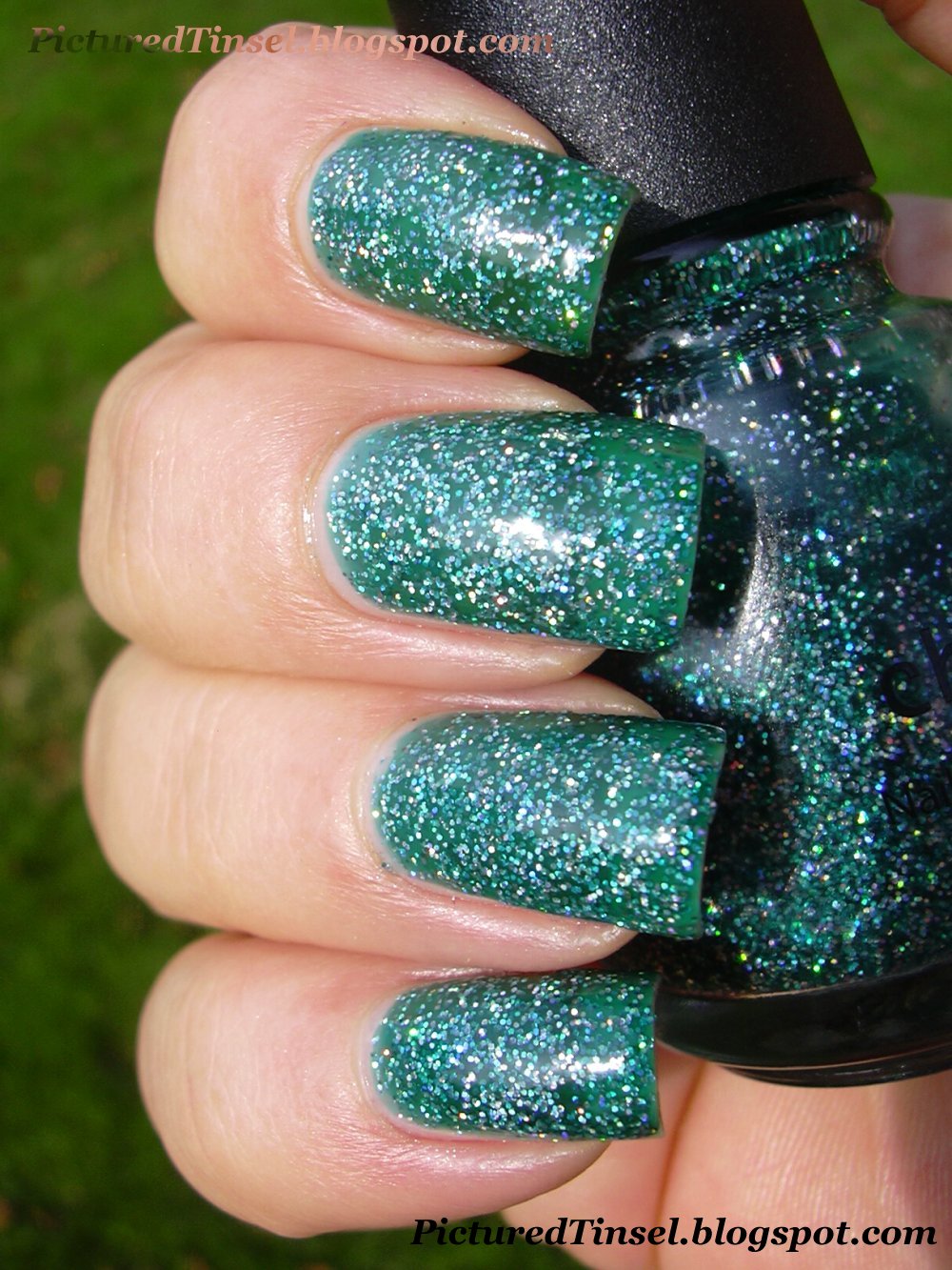 PicturedTinsel: China Glaze Atlantis - grün mit Hologlitter