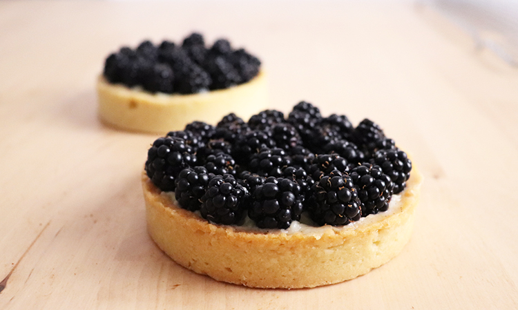 Tartelettes aux mûres prêtes