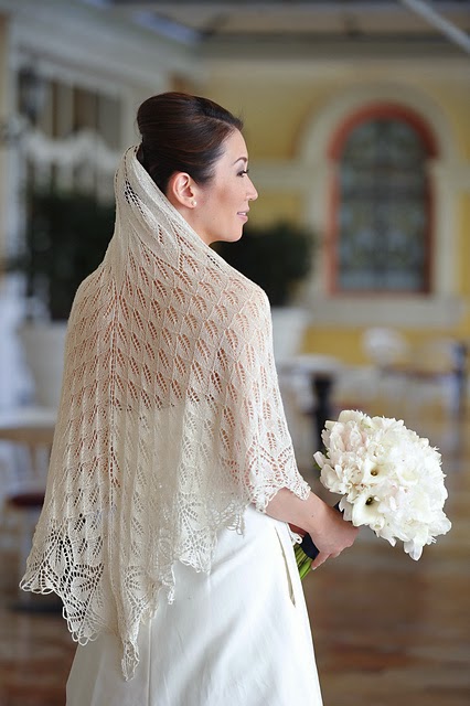 El món de Rosalía: The wedding shawl, chal para la novia