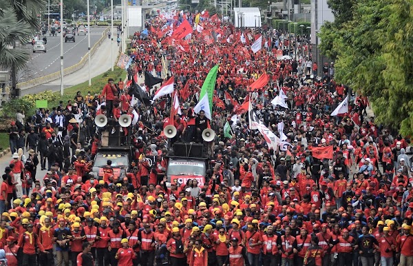 Puluhan Ribu Buruh Siap Kepung Gedung DPR Hari Ini