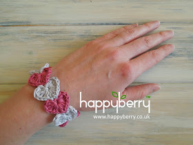 Happy Berry Crochet: Quick and simple crochet heart bracelet pattern
