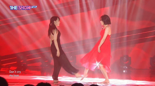 어제자 맨발로 첫방 무대한 여솔 | 인스티즈