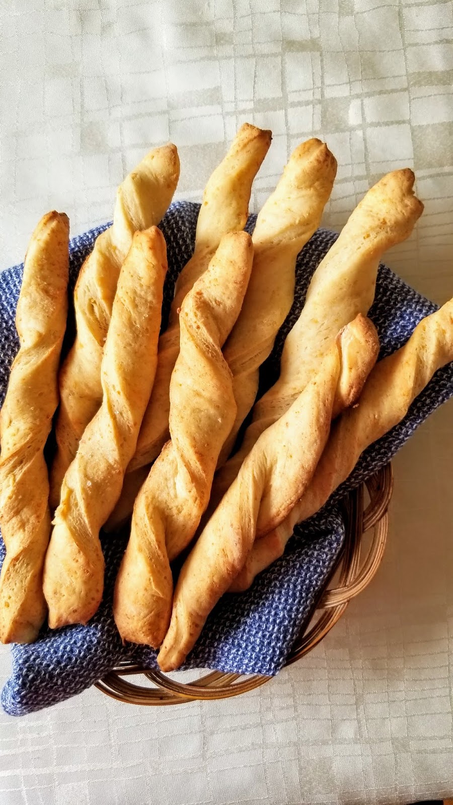 Hot and Cold Running Mom Just my Stuff Cheesy Breadsticks from