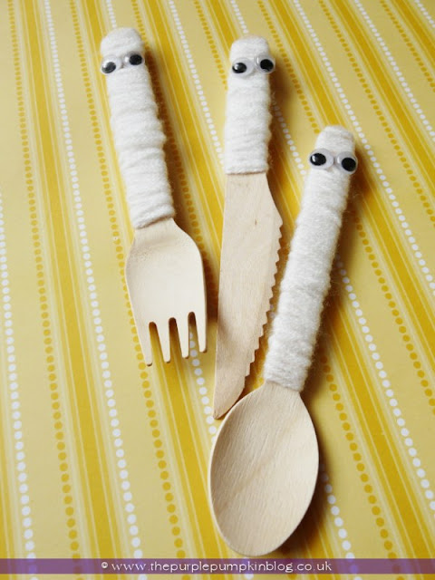 Halloween Decorated Wooden Cutlery | The Purple Pumpkin Blog