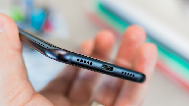 Xiaomi Mi 8 Review