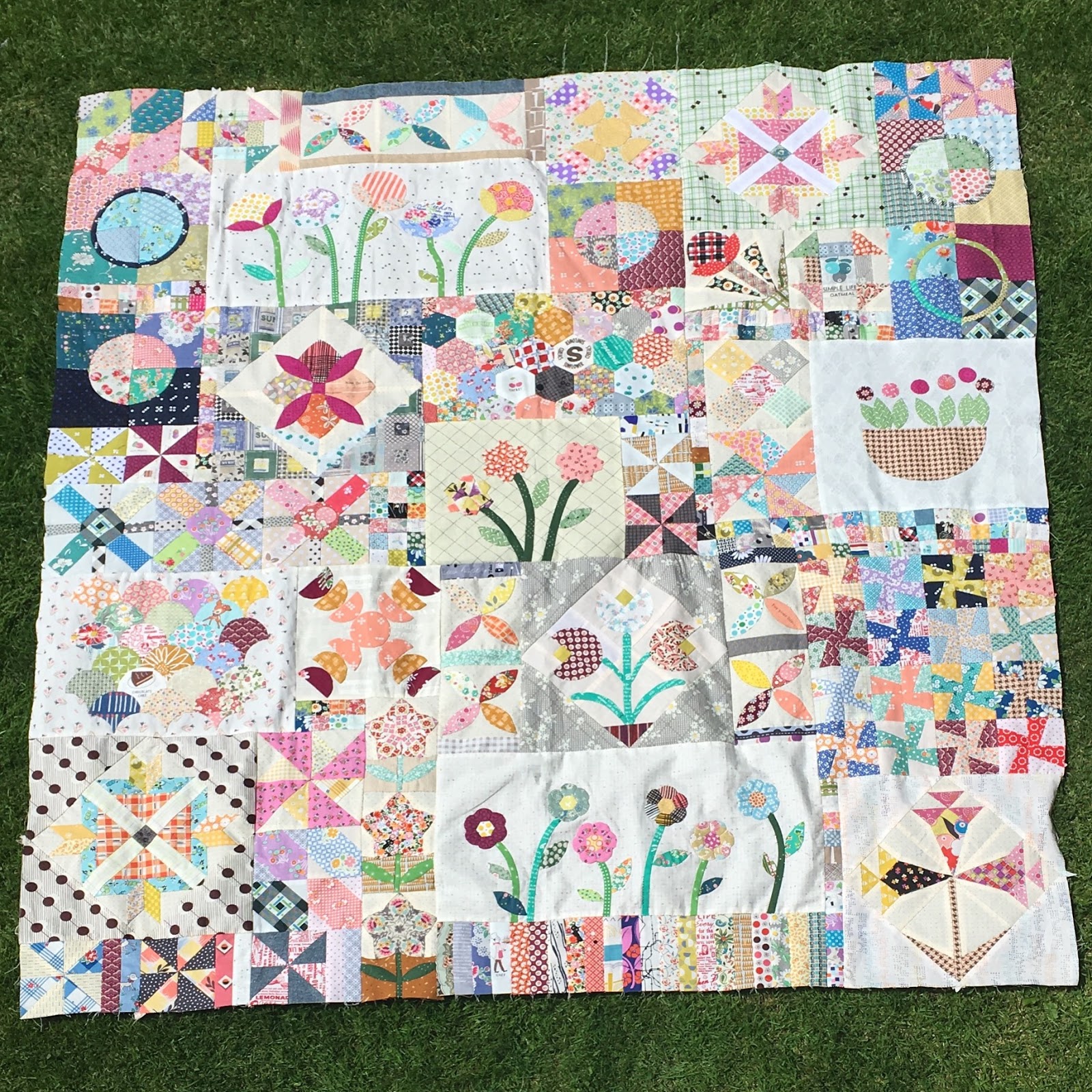 Simply Sew'In 🌷 green tea and sweet beans quilt progress / charm about you