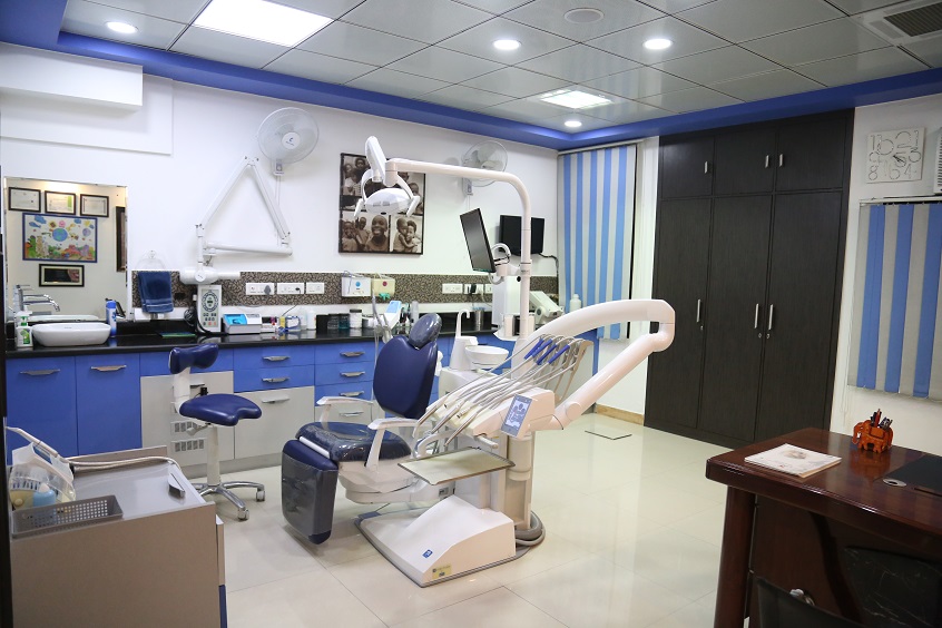 Best dentist in Noida 9999315707 Nayar Dental Care Centre