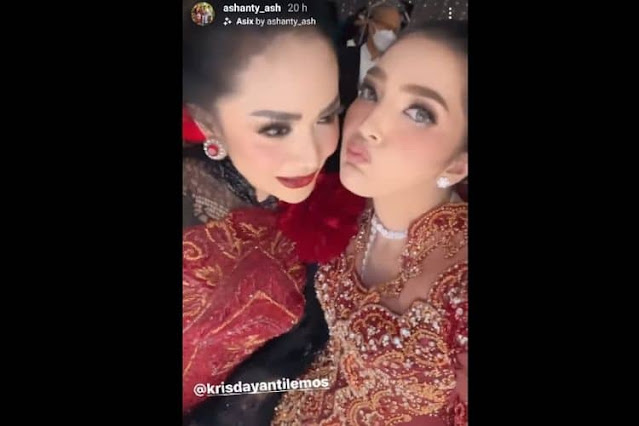 Saat Pertama Kali Ashanty Bertemu Krisdayanti di Launching Lagu Anang dan Aurel Saat Pertama Kali Ashanty Bertemu Krisdayanti di Launching Lagu Anang dan Aurel