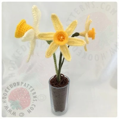 spring daffodils flower pattern