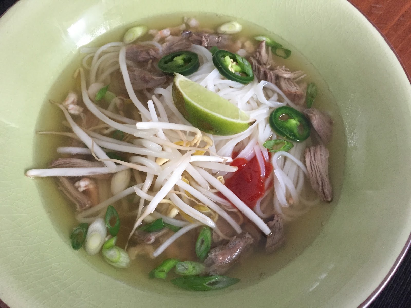 À porc égal Bouillon pour soupe Pho au poulet (Pho Gà)