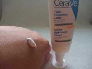 cerave-facial-moisturising-lotion-texture
