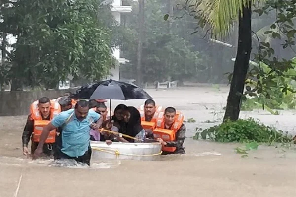 Rain deepens in Kerala, Havoc continues, Idukki, News, Trending, Rain, Warning, Fishermen, Obituary, Dead, Injured, Kerala