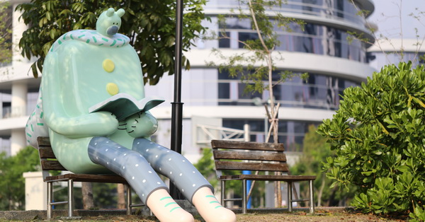 《台中.大里》東湖公園出現閱讀熊、午睡熊超人和鳥人國度,青年公園還有小朋友喜歡的沙坑 《台中.大里》東湖公園出現閱讀熊、午睡熊超人和鳥人國度,青年公園還有小朋友喜歡的沙坑