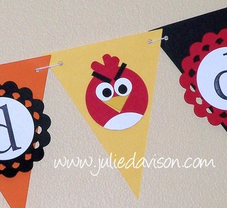 http://juliedavison.blogspot.com/2012/06/angry-birds-punch-art-birthday-banner.html