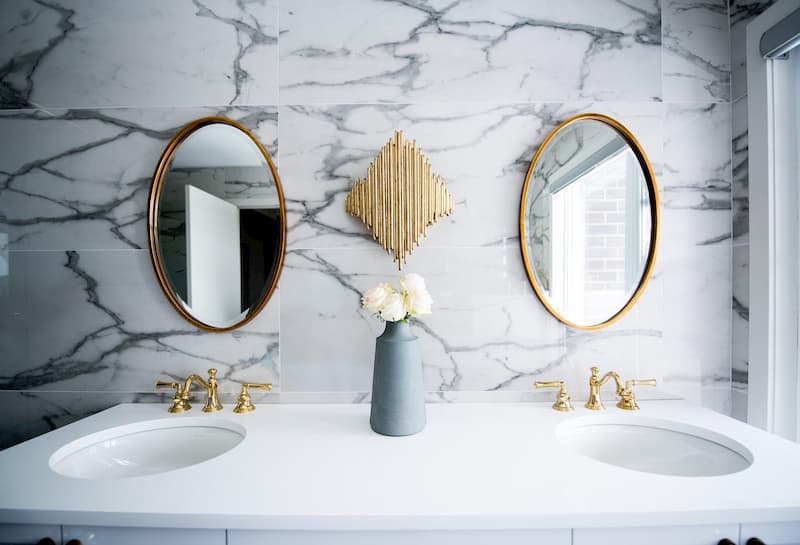 How to Make Your Modern Bathroom Look Period