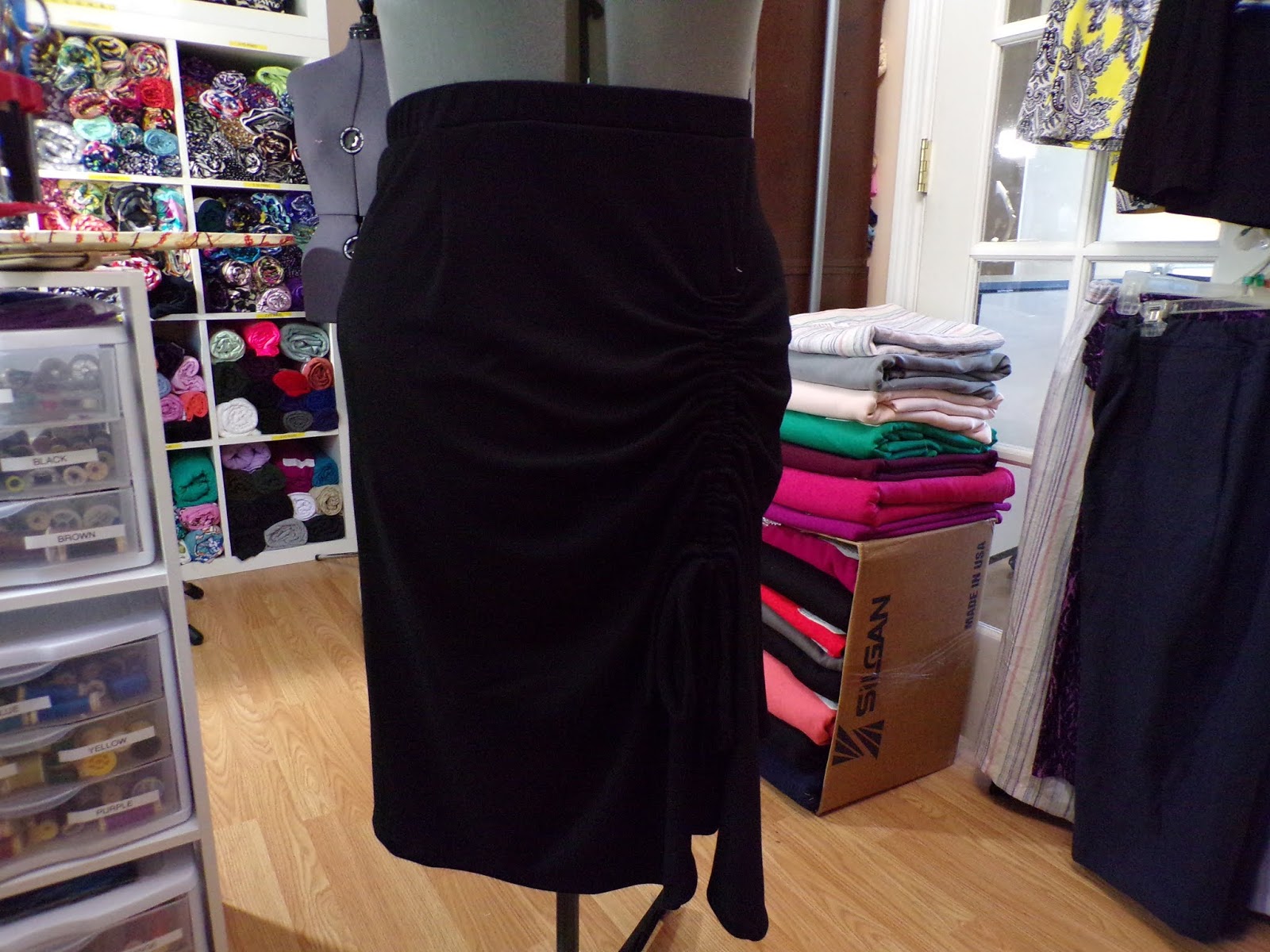 Sew Plus: New Look 6640 Black Ponte Knit Asymmetrical Gathered Skirt