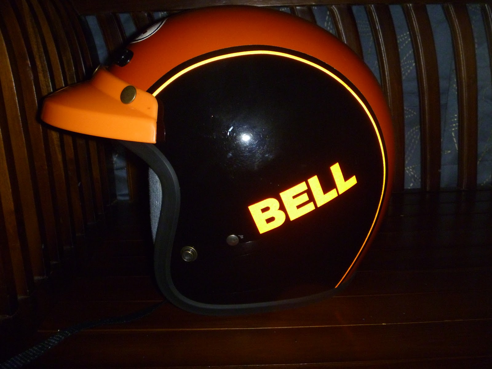 rzlbundle helmet bell oren hitam