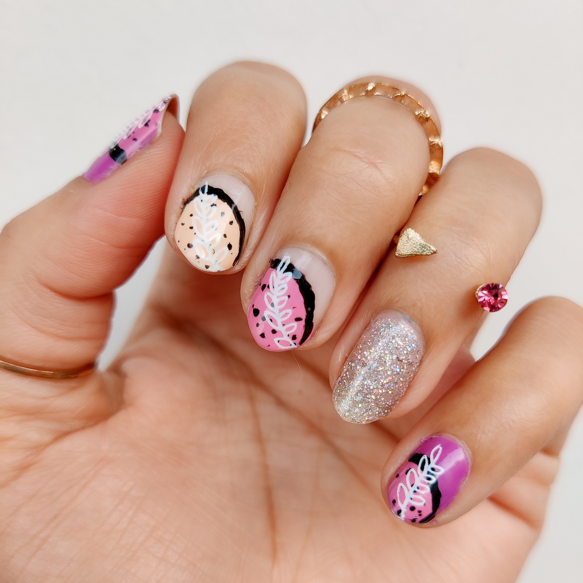 Check print nail art | Konad Addict | Bloglovin'