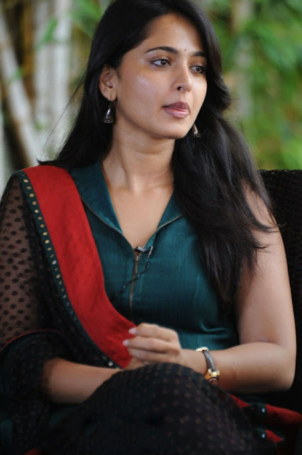 Beautiful Actress Anushka Shetty Latest Cute Stills 6