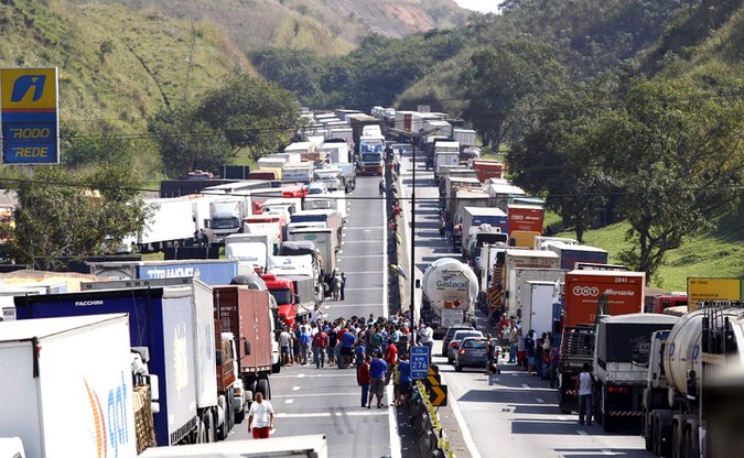 Greve dos caminhoneiros