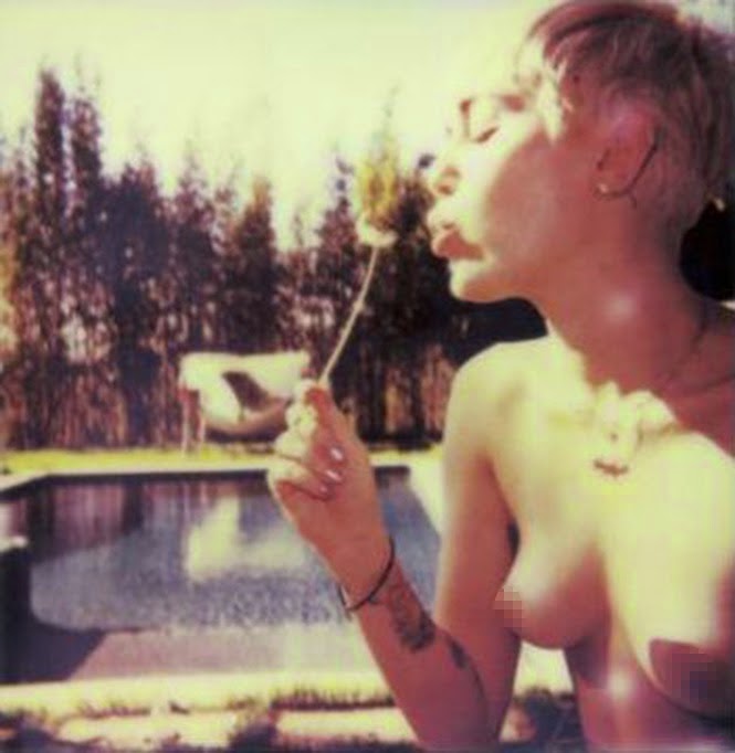Miley Cyrus entierra a Hannah Montana en V Magazine (+fotos)