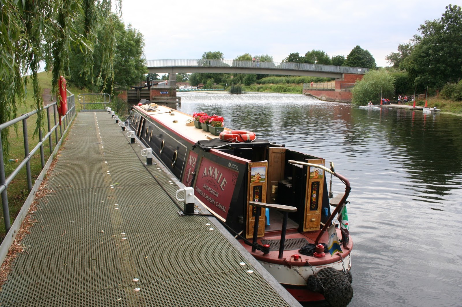 Narrowboat Annie Thursday 13 July St Neots Lock to Great Barford (9 miles 4 locks)