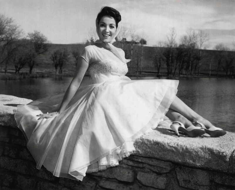 Argentine Classic Beauty: Gorgeous Photos of Linda Cristal in the 1950s