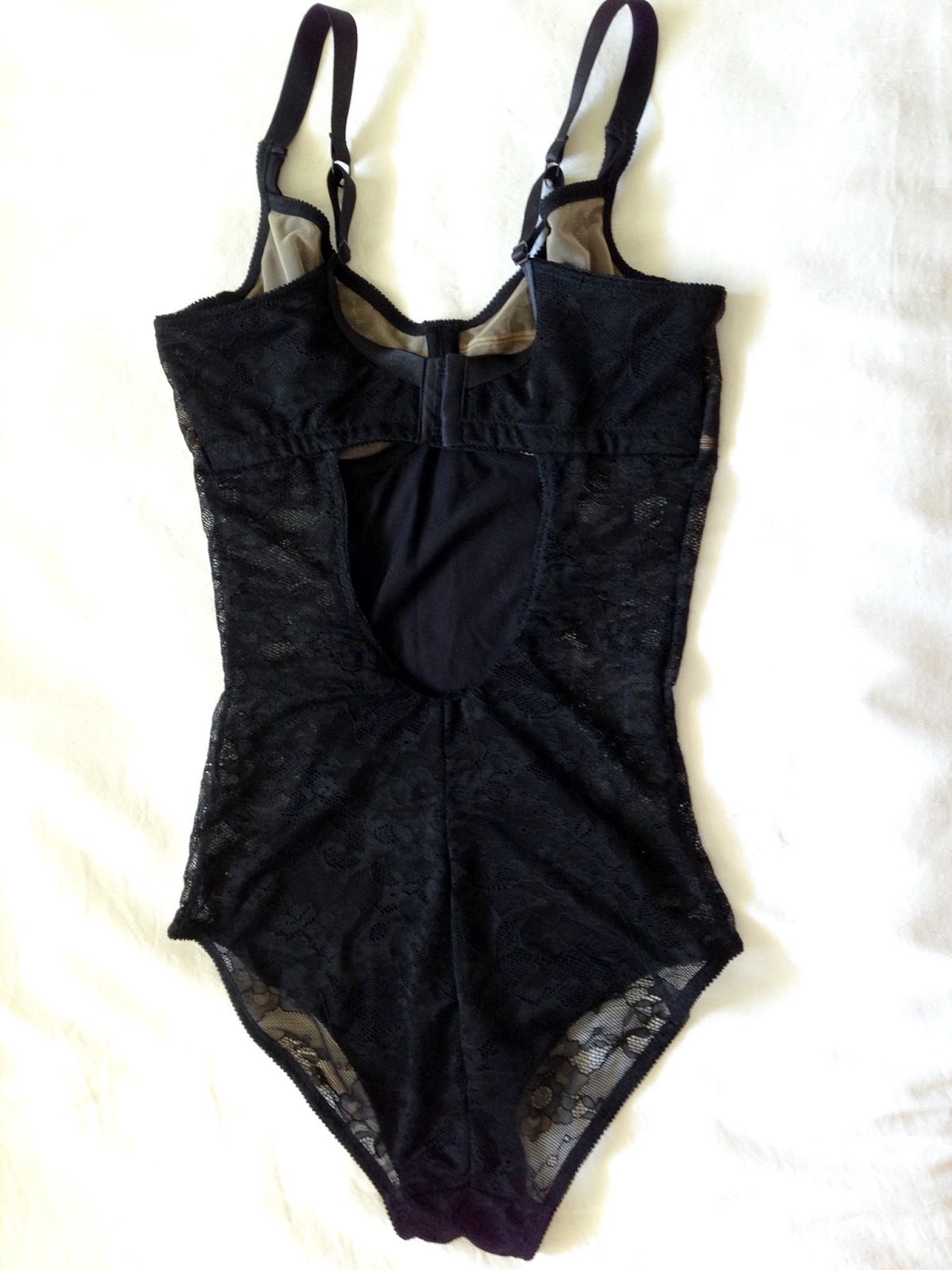 BAW16]: Black Lace BodySuit - Emerald Erin
