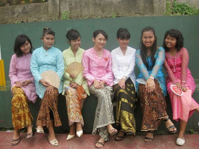 45 Kebaya Untuk  Perpisahan  Sekolah  SMA  SMK  SMP Terbaru 