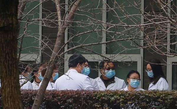 Scienziati che non si bevono le stronzate sull'indagine a Wuhan dell'OMS