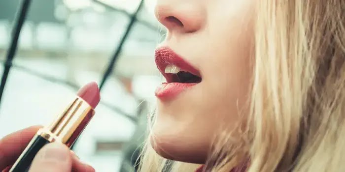 perhatikan produk perawatan agar bibir tidak mudah kering