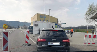 Пандемический контроль на границах Австрии - КПП Берг, на границе со Словакией