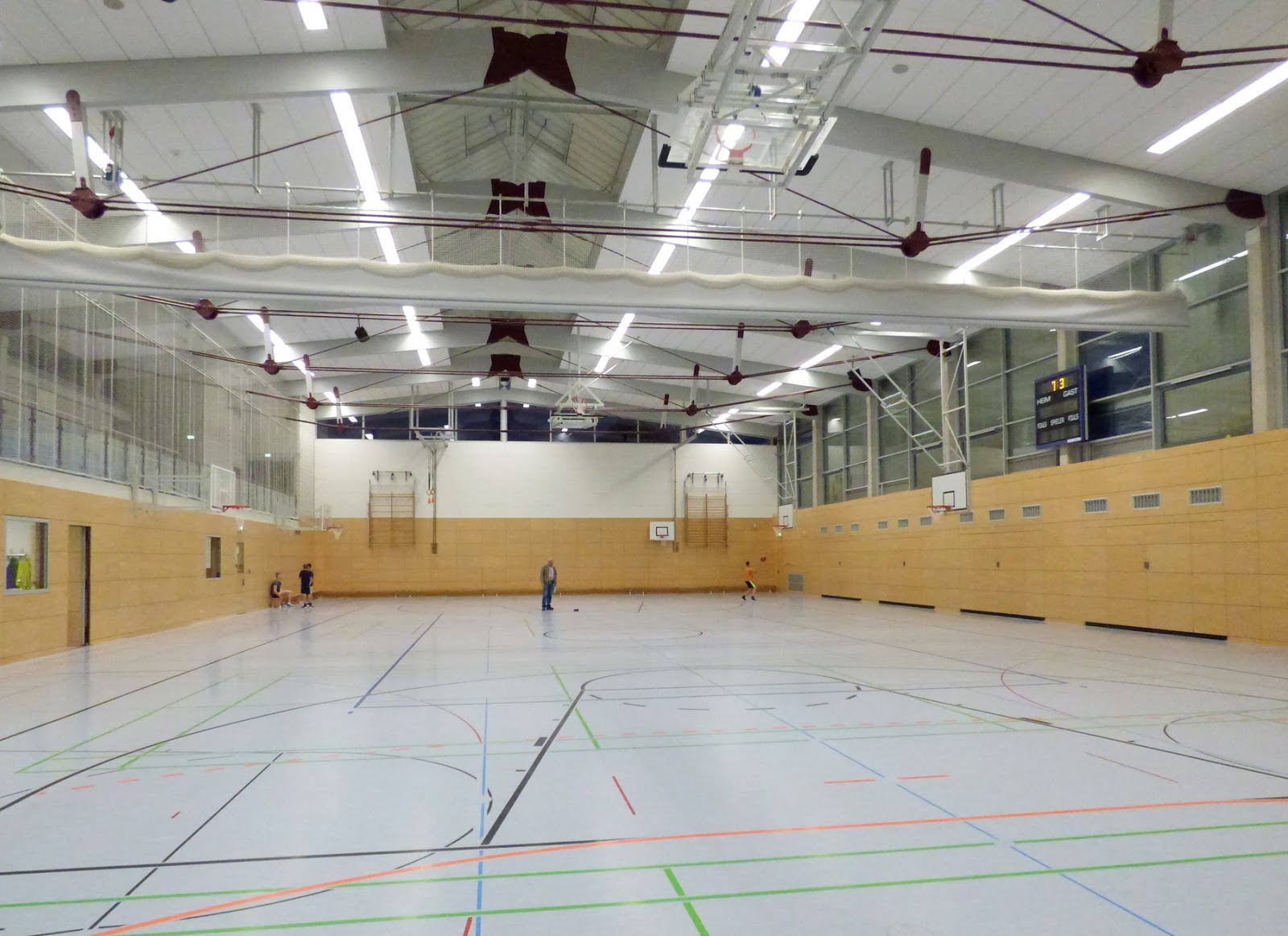 Südharz-Kurier: Vier Sporthallen auf LED-Beleuchtung umgerüstet