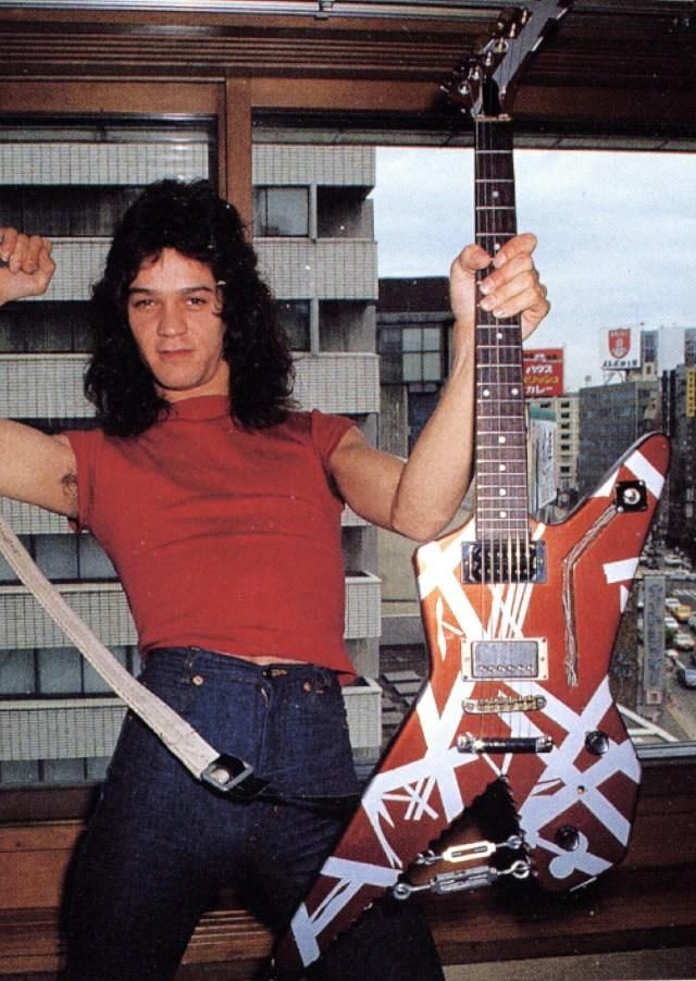 30 Fascinating Photos of a Young Eddie Van Halen Posing With His Guitars From the Late 1970s and