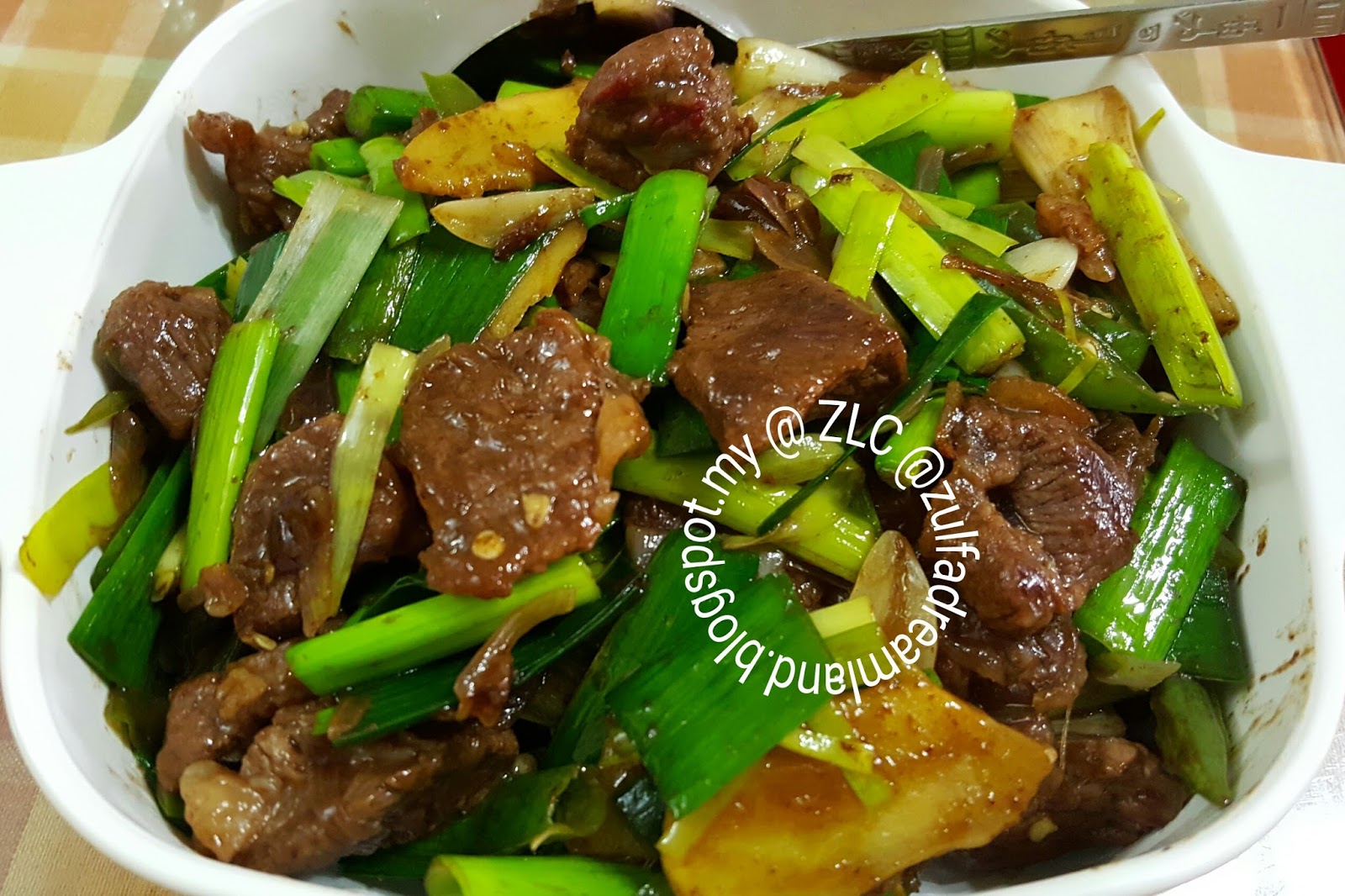 ZULFAZA LOVES COOKING Stir fried beef with chinese leeks (Daging