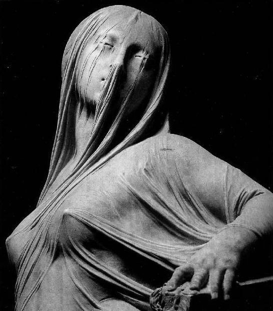 Мраморные статуи под вуалью Мраморные статуи под вуалью