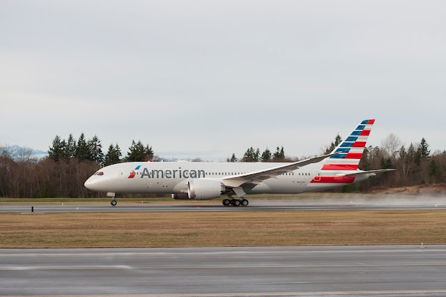 American Airlines Boeing 787-8 Dreamliner Touch Down