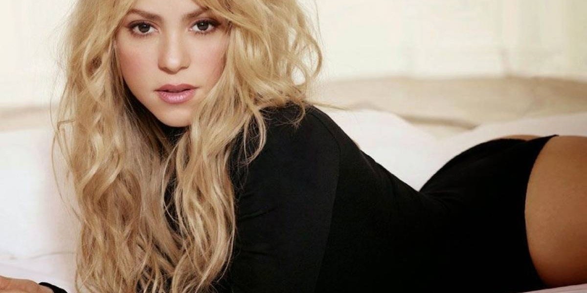  Shakira incendia las redes con un baile muy sensual y usando vestidito ultra corto