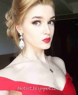Alisa Manyonok Selfie Photos 2016 Alisa Manyonok Selfie Photos 2016