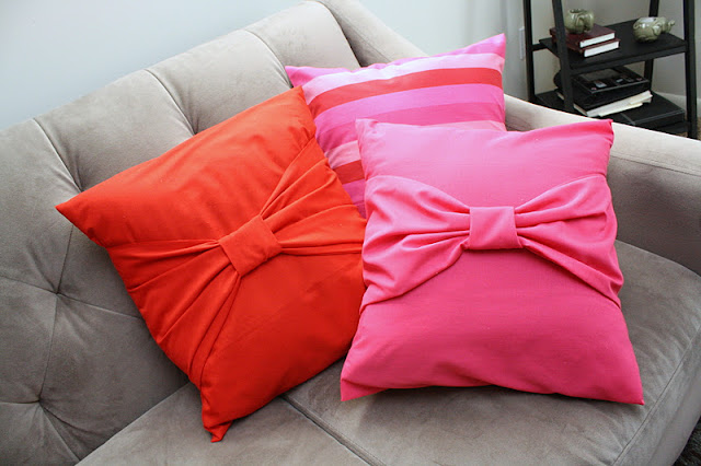 Big Bow Pillow Cases Tutorial from Rae Gun Ramblings. Simple and inexpensive sewing home decor.