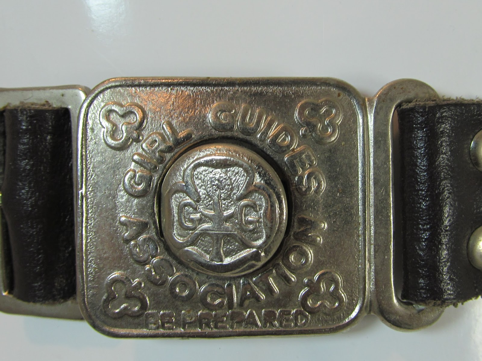 Vintage retro brown leather girl guides belt size XS R1191 suzie's