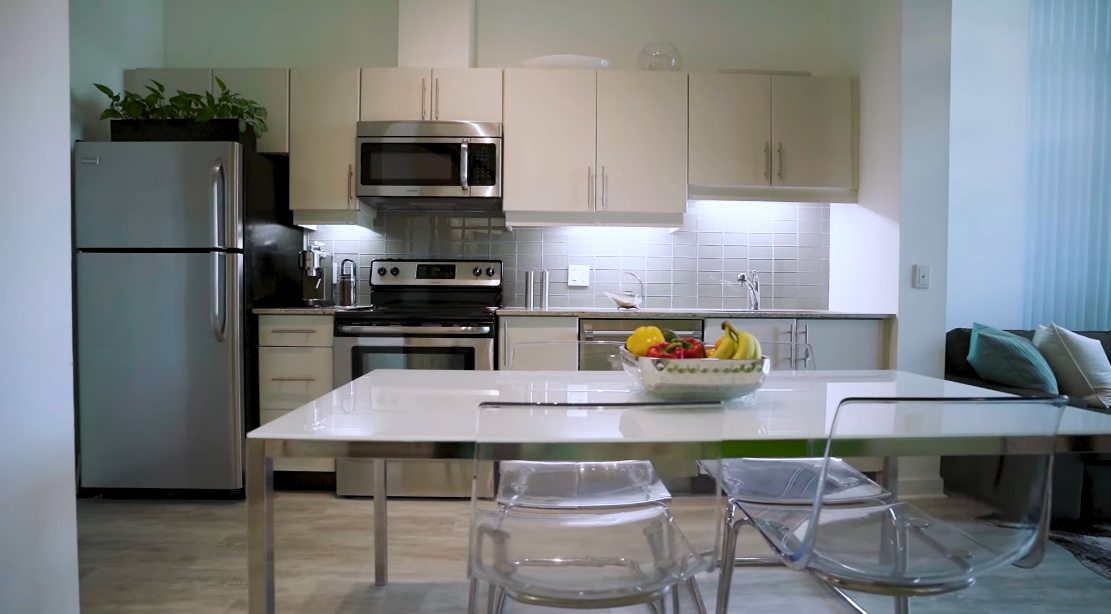 Tour 33 Bay St #211, Toronto, ON vs. 15 Interior Design Photos
