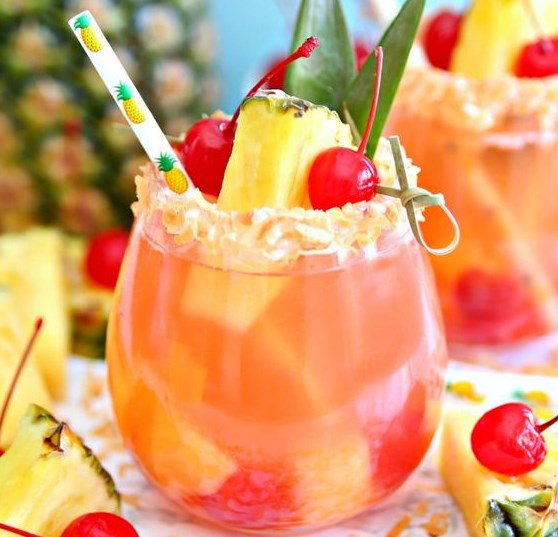 Sparkling Pina Colada Rum Punch #drinks #cocktails Sparkling Pina Colada Rum Punch #drinks #cocktails